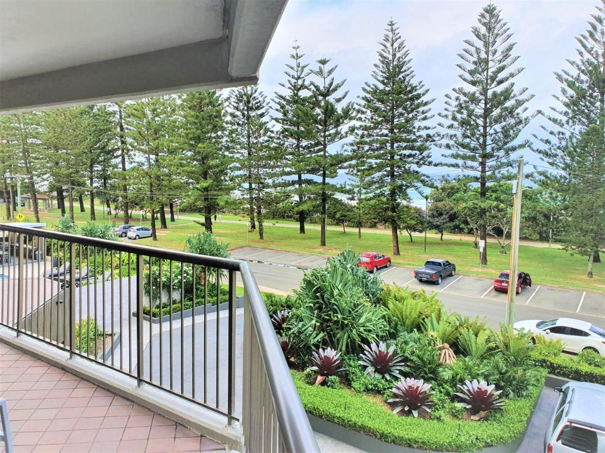 Burleigh Esplanade Beachfront Apartamentos Gold Coast Exterior foto